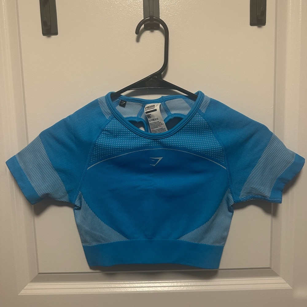 Cropped gym shark top